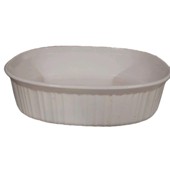 White Made In The USA  CorningWare Dish See Photos For Stating - Picture 1 of 16
